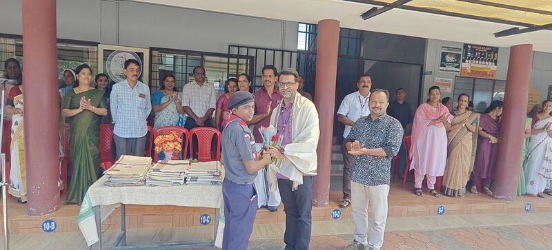 പ്രമാണം:15051 TEACHERS DAY 2025.jpg