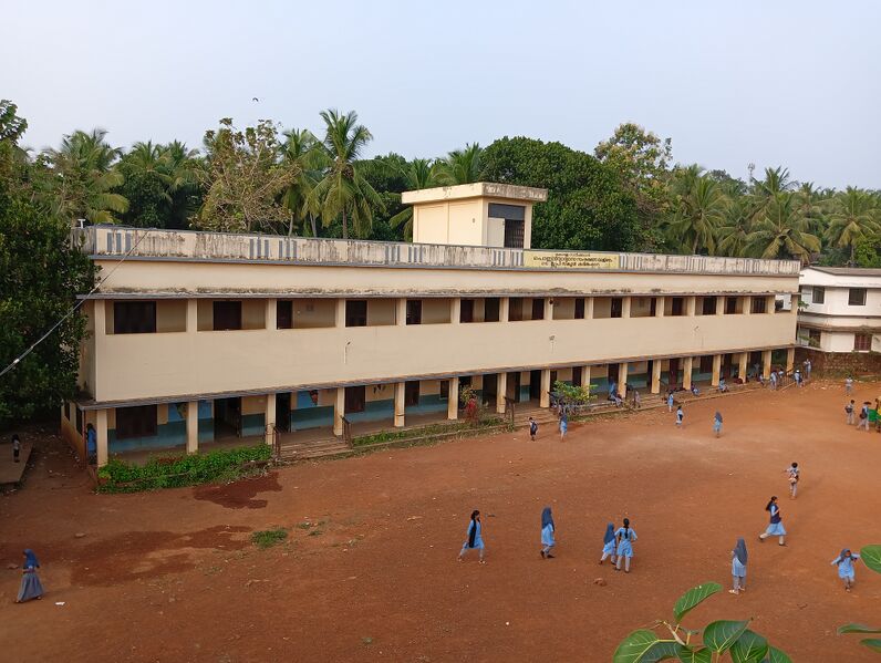 പ്രമാണം:19667 School Main Building 02.jpg
