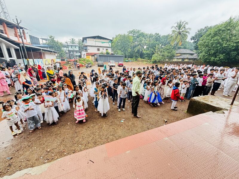 പ്രമാണം:19868-Independence day celebration1.jpg