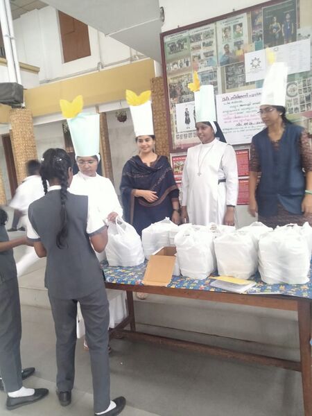 പ്രമാണം:26038 food fest.jpeg