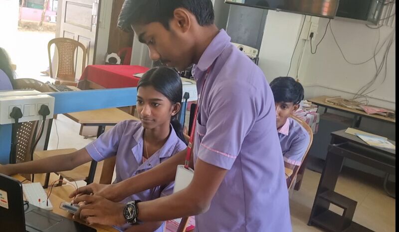 പ്രമാണം:27036 pkd robo.jpg