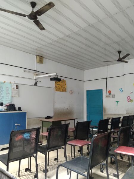 പ്രമാണം:29241-Hitech room2.jpg