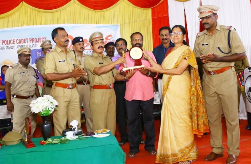 പ്രമാണം:42021 1242341.pg.jpg