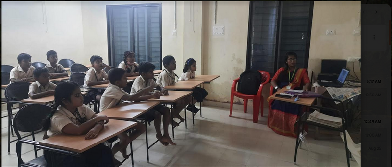 പ്രമാണം:42502-Smartclassroom.png