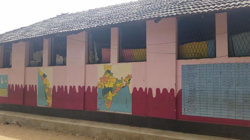 പ്രമാണം:KUNDAZHIYUR GMUPS.jpg