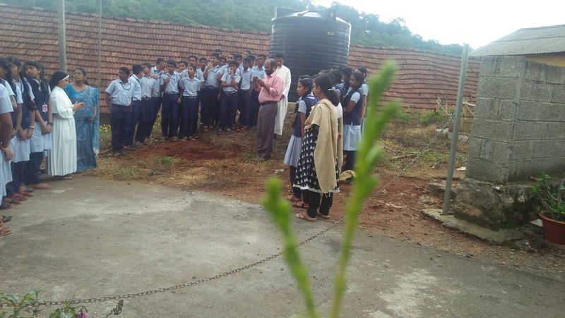 പ്രമാണം:Pari 30024 1.jpg