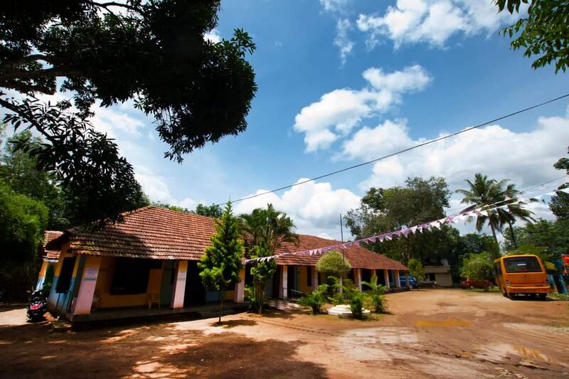 പ്രമാണം:SNLPS കാക്കാണിക്കര,.jpeg