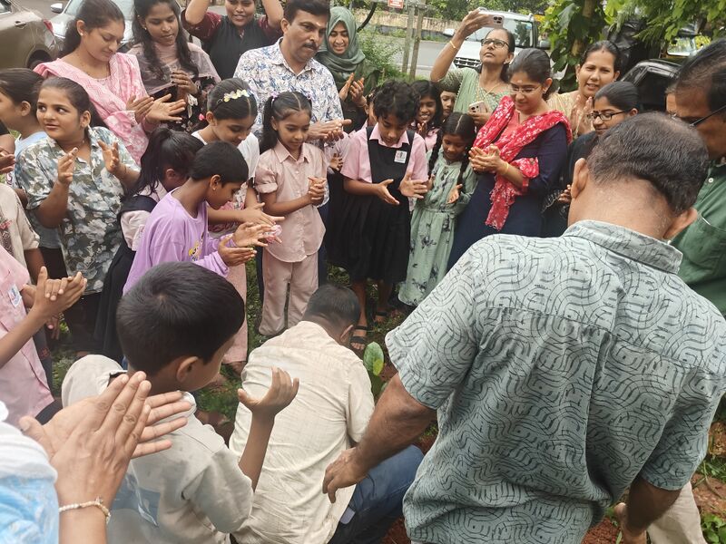 പ്രമാണം:12329-envi1.jpg