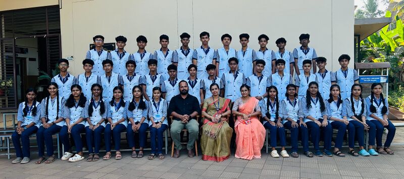 പ്രമാണം:13105-LK2021-24BATCH.jpg