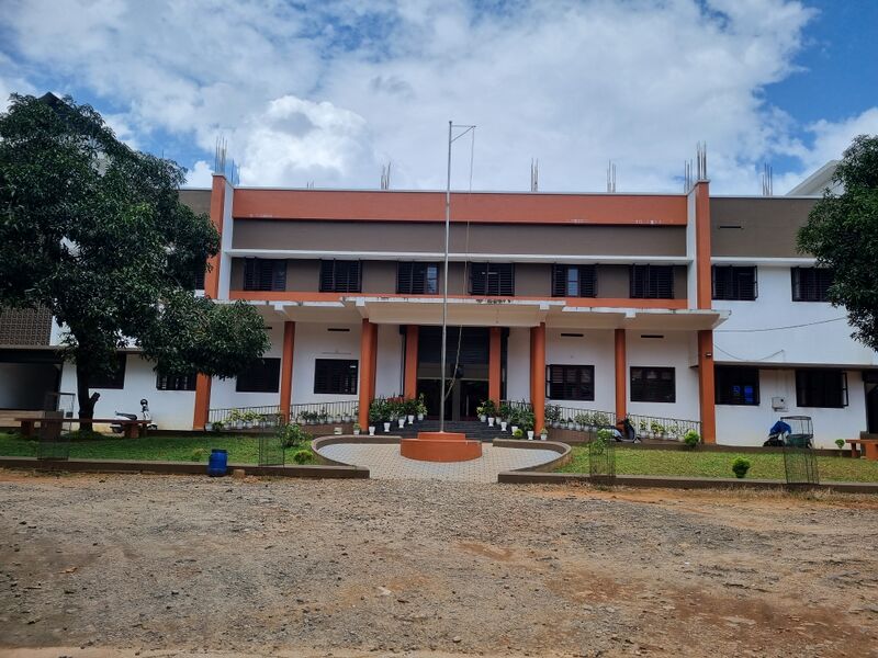 പ്രമാണം:27036 pkd school.jpg