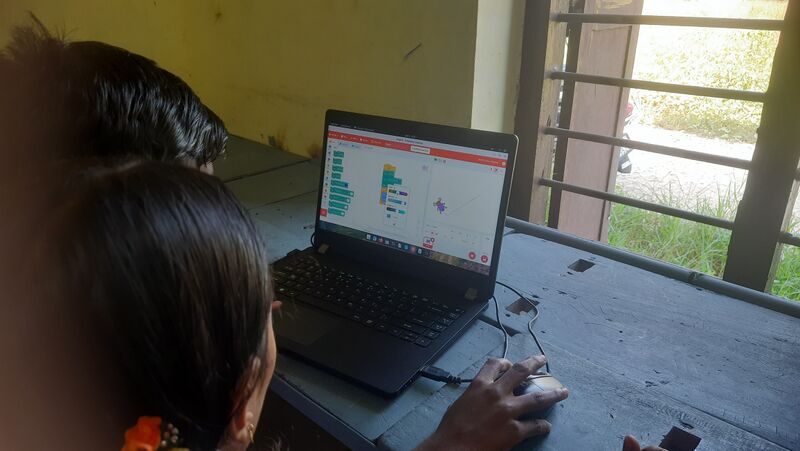 പ്രമാണം:35061 LK 5th ICT 3.jpg