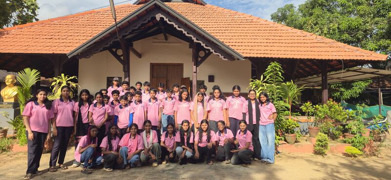 പ്രമാണം:41012 LK 25-28.jpg