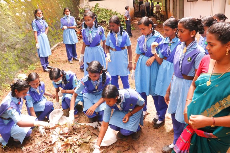 പ്രമാണം:44003 scouts 3457.jpg