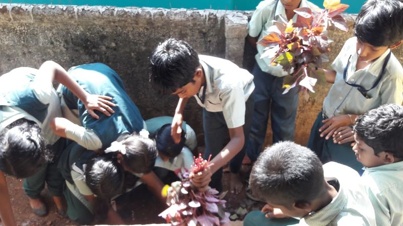 പ്രമാണം:44036 jaiv.jpeg