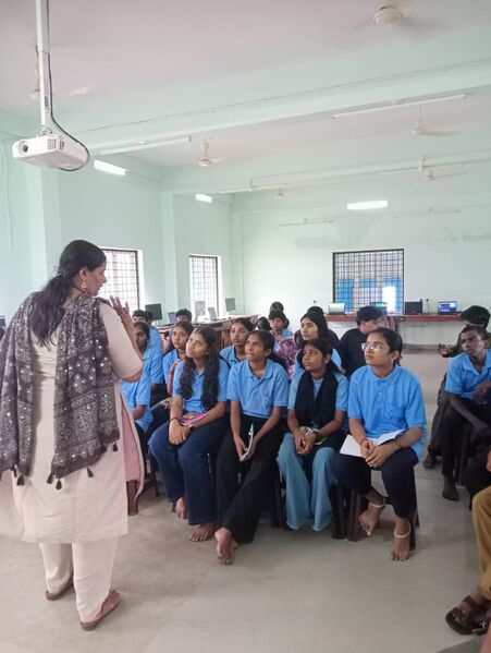 പ്രമാണം:44068-LK-school camp 2025-28.jpeg