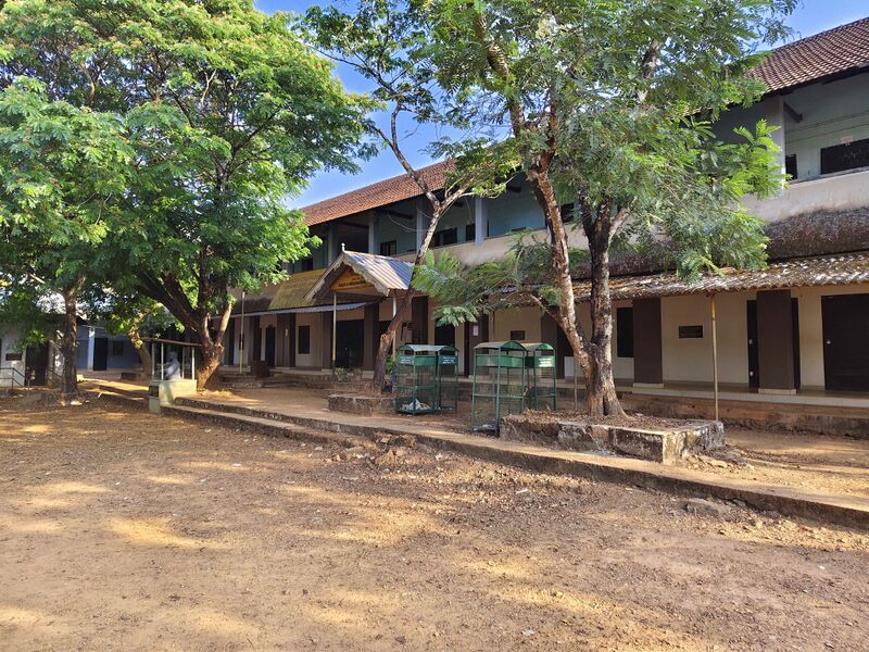 പ്രമാണം:48090 MAIN BLOCK.jpg