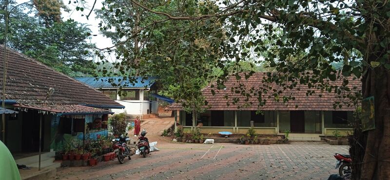 പ്രമാണം:48416 School.jpg