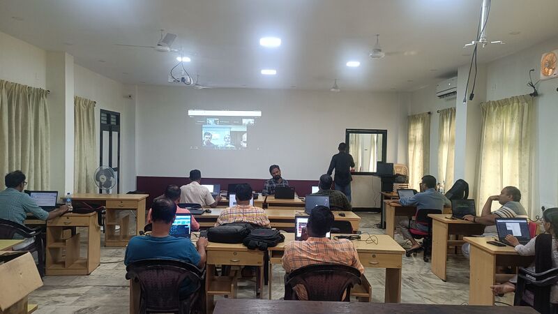 പ്രമാണം:Drcmlp-meeting 17.jpg