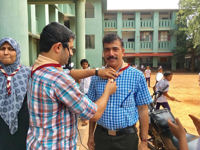 പ്രമാണം:Scarf day HM.jpg