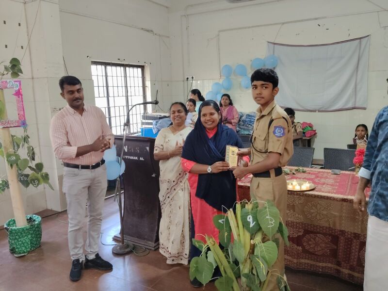 പ്രമാണം:17004 Opening Day 12.jpeg