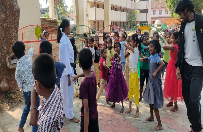 പ്രമാണം:21302-26summer camp1.jpg