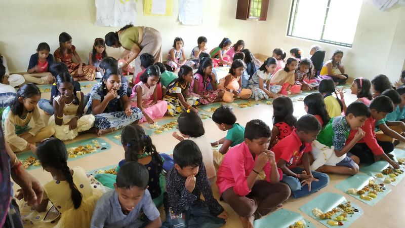 പ്രമാണം:21302-onam2018 4.jpg