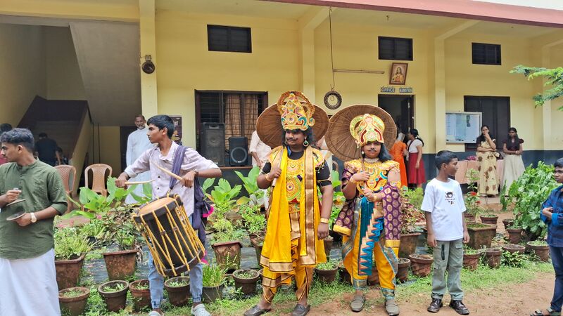 പ്രമാണം:23029ONAM7.jpg
