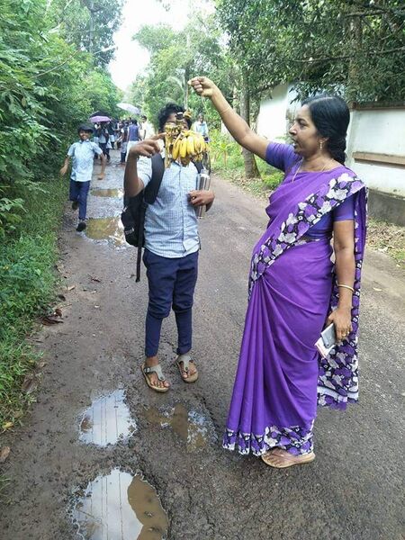പ്രമാണം:34006 tour2.jpg