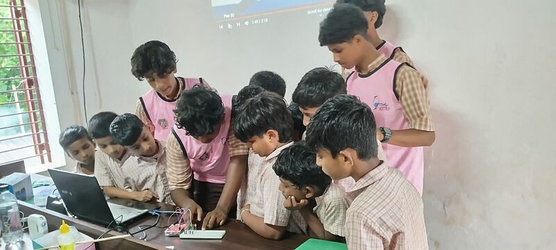 പ്രമാണം:48138Introducing Robotics.jpg