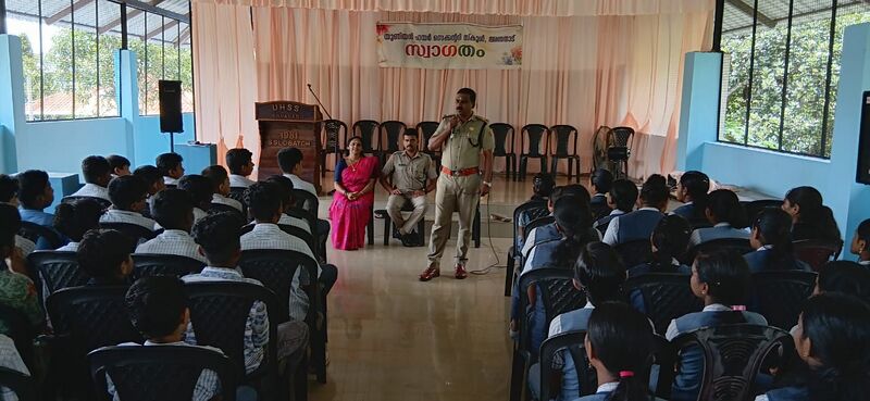 പ്രമാണം:BS25 tsr 23076 18.jpg