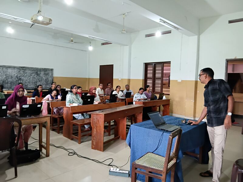 പ്രമാണം:Drcmlp tb std9 14.jpg