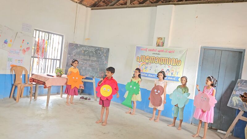 പ്രമാണം:PATANOLSAVAM 2024-25 STD 3A.jpg