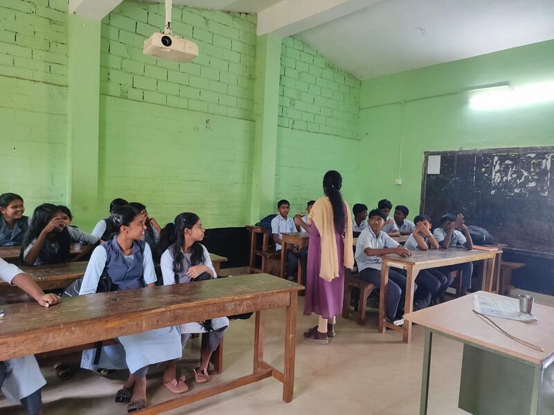 പ്രമാണം:12017 class sabha3.jpg
