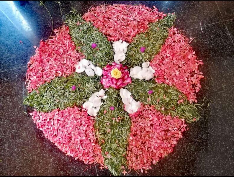 പ്രമാണം:16041studentwork8.jpgl onam photo.jpg