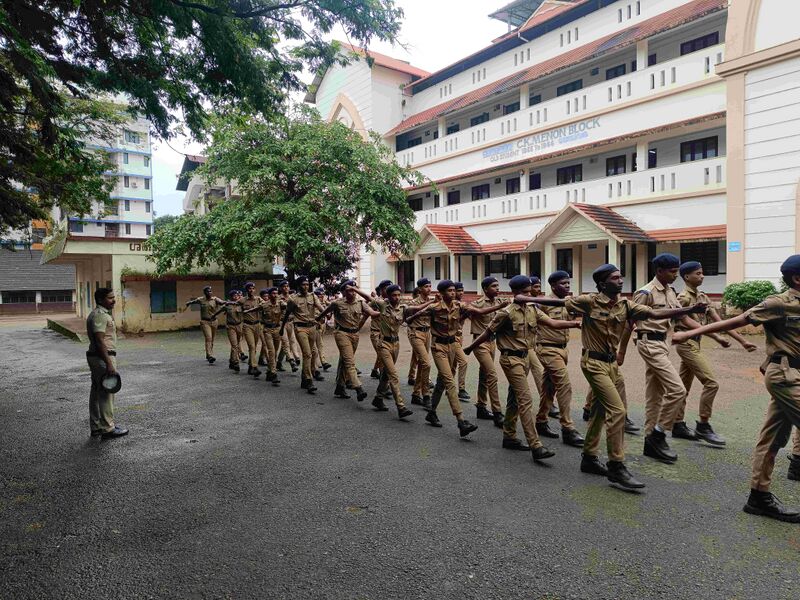 പ്രമാണം:22034-school Menon block.jpg