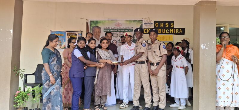 പ്രമാണം:23039 Distribution of seeds.jpg