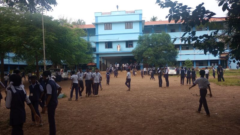 പ്രമാണം:23060SCHOOL.jpg