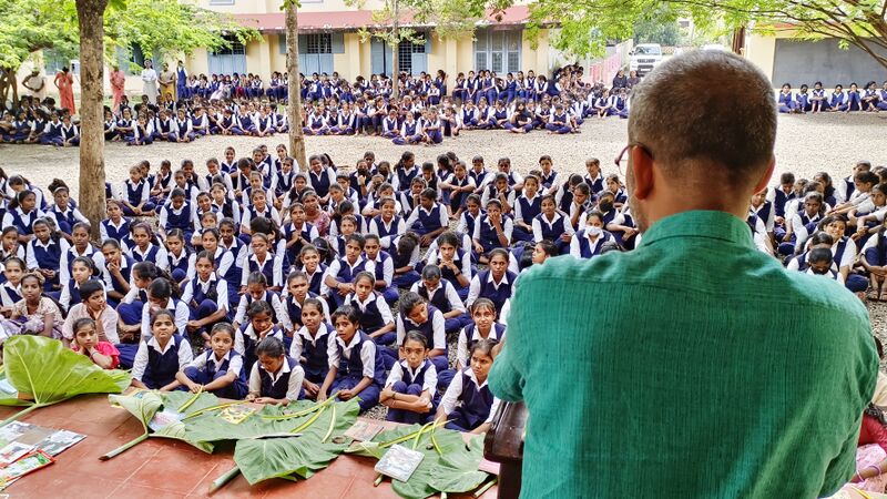 പ്രമാണം:25041 vaYANA 3.jpg