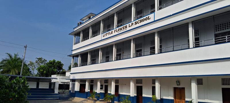 പ്രമാണം:25105 little flower LP School,Panaikulam..jpg
