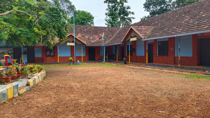 പ്രമാണം:33341 school pp.jpg