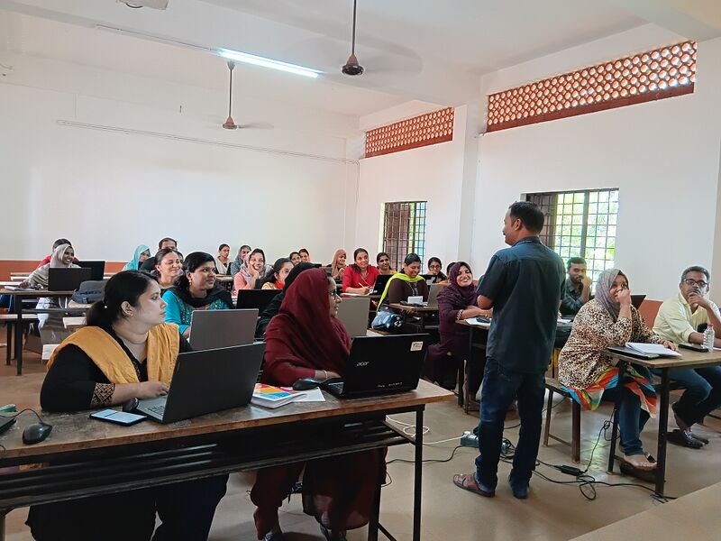 പ്രമാണം:Drcmlp training 8 42.jpg