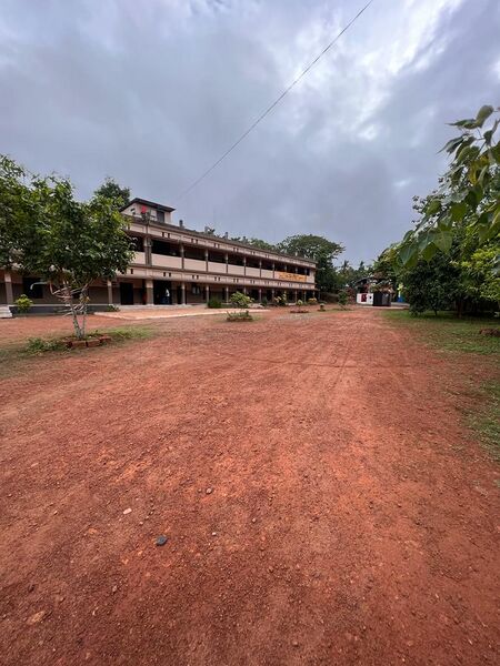 പ്രമാണം:GHSS Mankada Pallippuram School.jpg