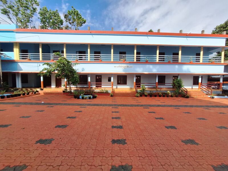 പ്രമാണം:GHSS Thariode.jpg