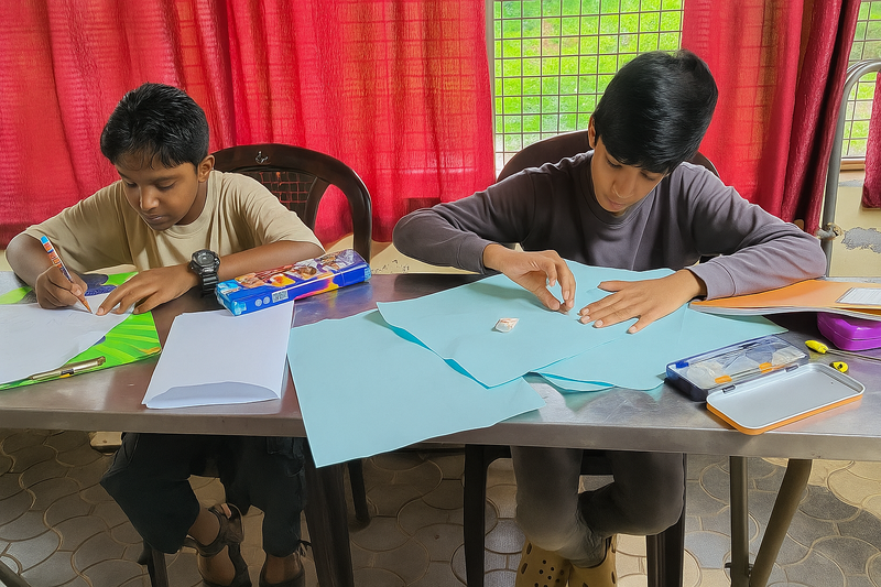 പ്രമാണം:Poster making2.png