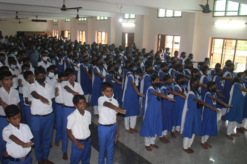 പ്രമാണം:Road safety 35052 22 (4).jpeg