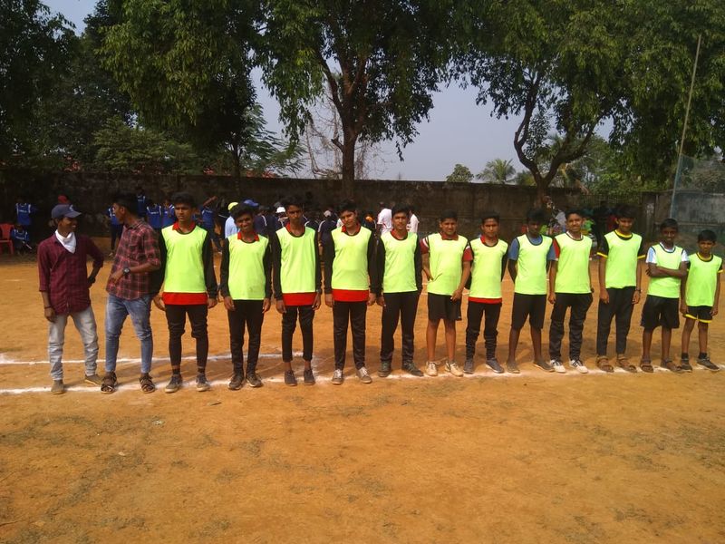 പ്രമാണം:SPORTS PRACTICE & COMPETITIONS SGHSS29.jpg