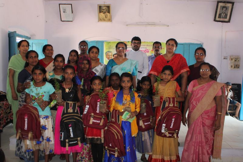 പ്രമാണം:School Opening20.JPG