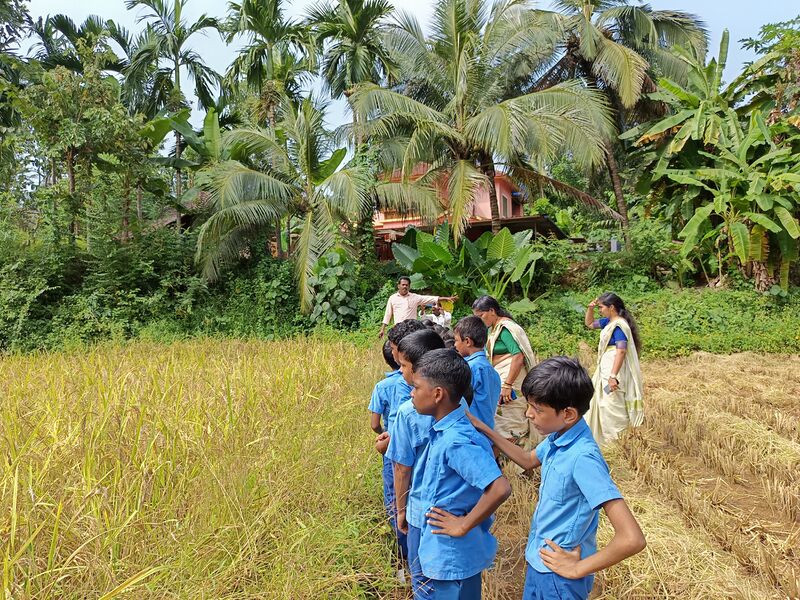 പ്രമാണം:11430 field trip.jpg