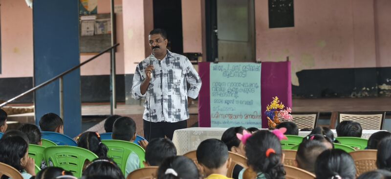 പ്രമാണം:12343-vayana1.jpg