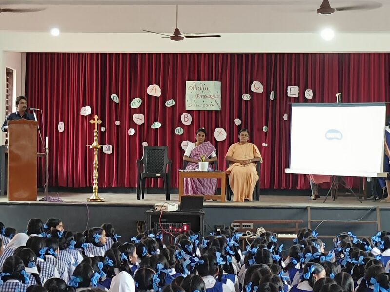 പ്രമാണം:16002 clubinauguration3.jpg